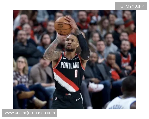 利拉德并列历史第一三夺三分王