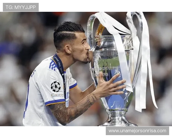 卡尔随家人观赛伯纳乌 未获上场机会